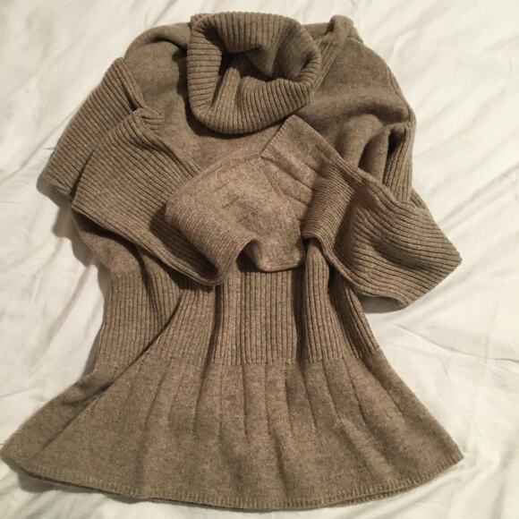 Magaschoni !00% cashmere neutral Taupe ribbed peplum bottom- ruffled long slv M - Picture 1 of 9